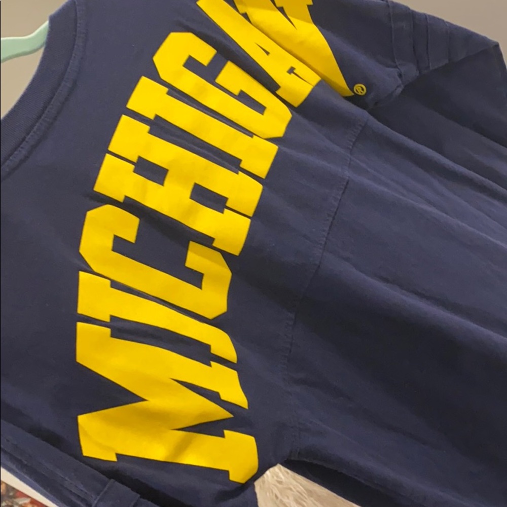 michagan long sleeve